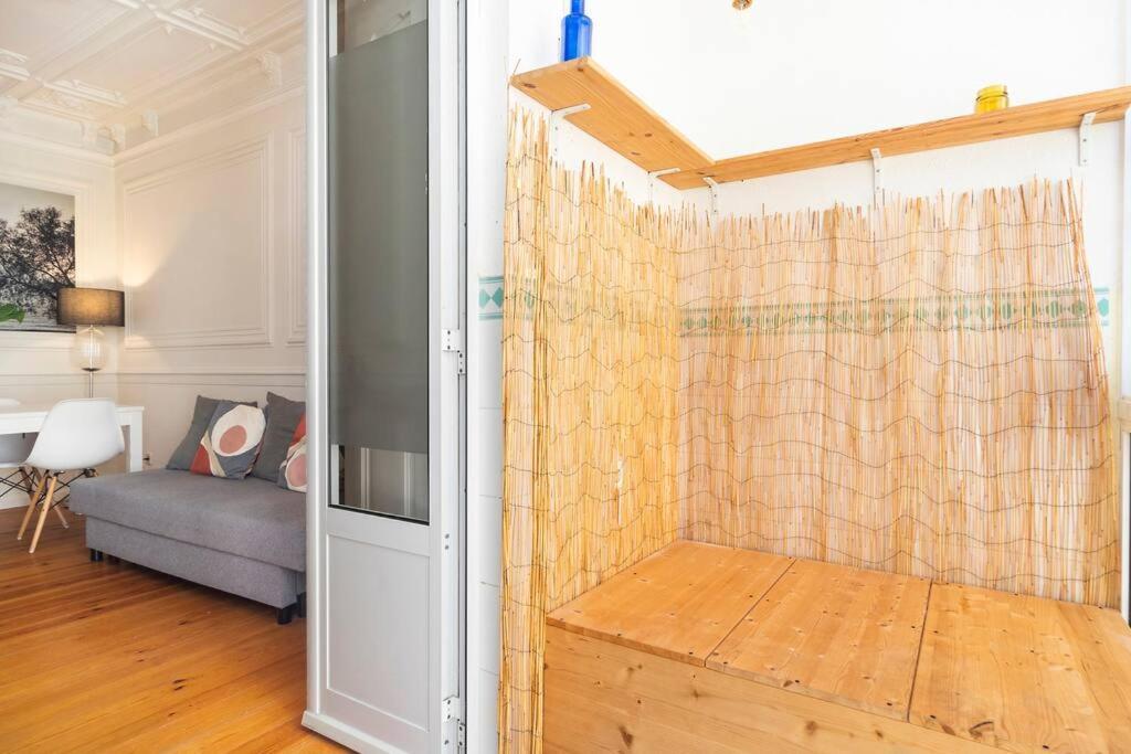 Spacious Apartment Near Saldanha Lisbon Exterior photo