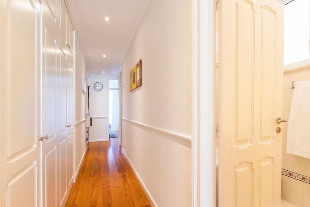 Spacious Apartment Near Saldanha Lisbon Exterior photo
